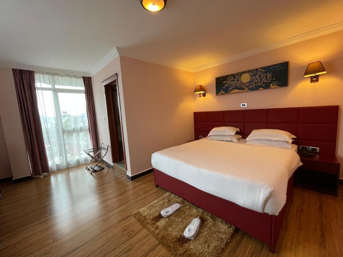 Moonlight Hotel Addis Abeba Buitenkant foto