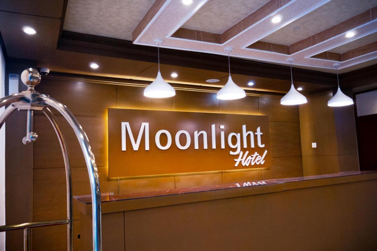 Moonlight Hotel Addis Abeba Buitenkant foto