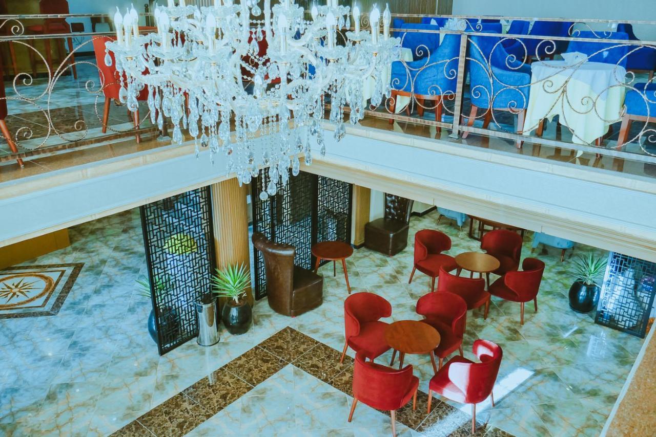 Moonlight Hotel Addis Abeba Buitenkant foto