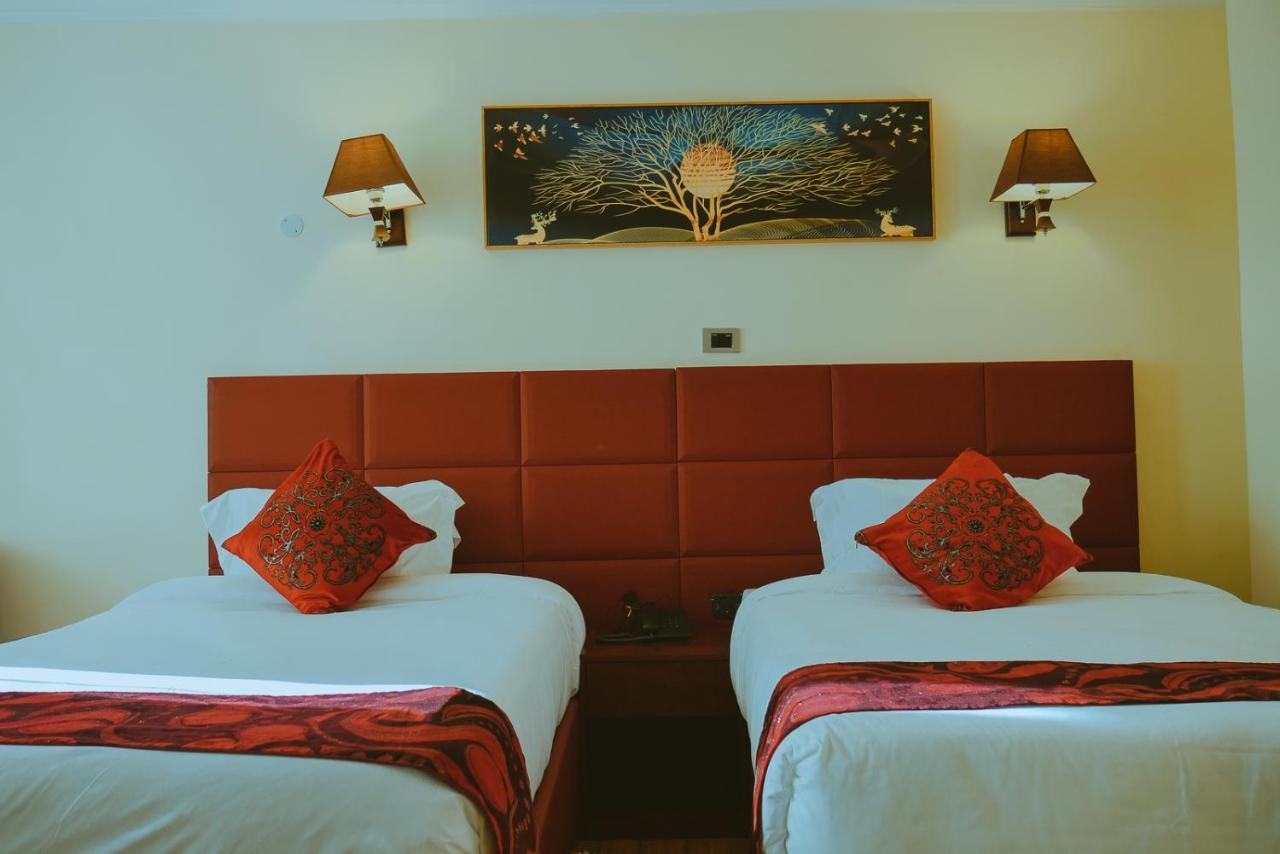 Moonlight Hotel Addis Abeba Buitenkant foto