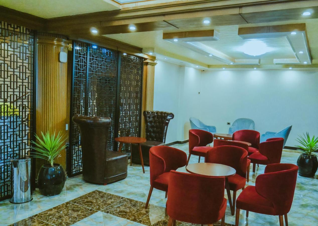 Moonlight Hotel Addis Abeba Buitenkant foto