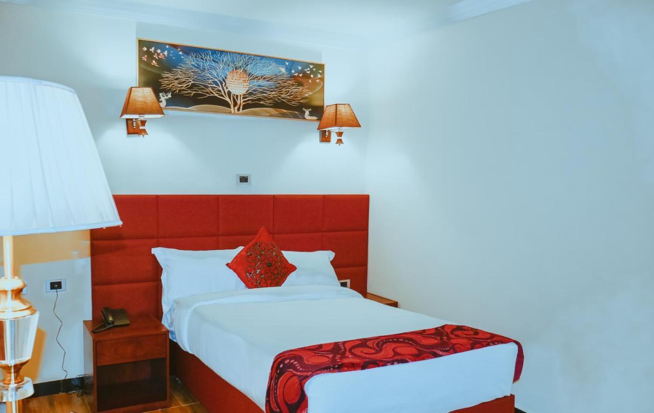 Moonlight Hotel Addis Abeba Buitenkant foto