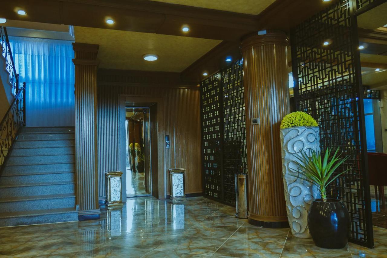 Moonlight Hotel Addis Abeba Buitenkant foto